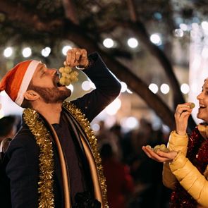 Μπιζάρ έθιμα Πρωτοχρονιάς απ&#39; όλο τον κόσμο