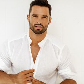 Γιατί τα αντρικά πουκάμισα έχουν κουμπιά στα δεξιά και τα γυναικεία στα αριστερά