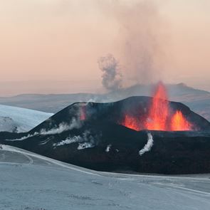 Ένα ηφαίστειο έβαλε &quot;φρένο&quot; στην κεντρική τράπεζα της Ισλανδίας