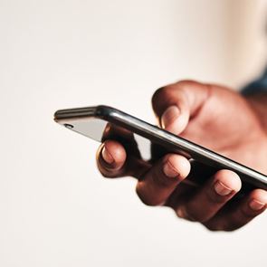 Τα <em>smartphones</em> στα οποία σταματά να λειτουργεί το WhatsApp