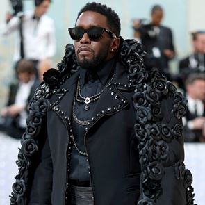 Η πρώτη αντίδραση του Puff Daddy μετά τη δημοσιοποίηση βίντεο στο οποίο κακοποιεί την πρώην σύντροφό