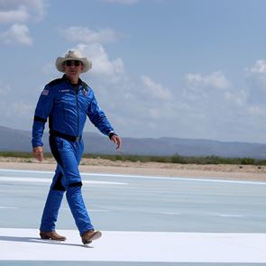 Τι ακριβώς έχει στο μυαλό του σχετικά με το διάστημα o Jeff Bezos