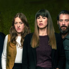 &#39;Μαύροι Πίνακες&#39;, η σειρά που έγινε viral μέσα σε ένα βράδυ