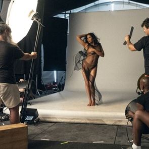 Το θρυλικό ημερολόγιο της Pirelli κάνει (επι)στροφή στο γυμνό για το 2025