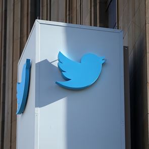 Το Twitter κλείνει λογαριασμούς που χρησιμοποιούνται για προπαγάνδα