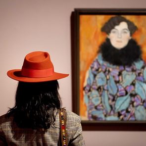 Ακτιβιστές κατέστρεψαν το αριστούργημα του Gustav Klimt