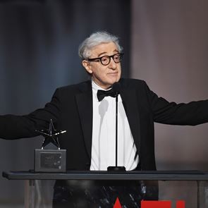 O Woody Allen αποσύρεται από τον κινηματογράφο