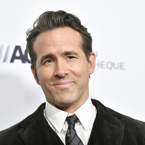 O Ryan Reynolds τρολάρει την αγκαλιά Blake Lively - Taylor Swift