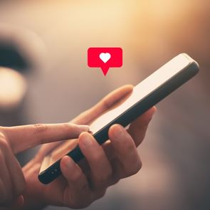 AdultFriendFinder, ένα dating site βγαλμένο από χρονοκάψουλα