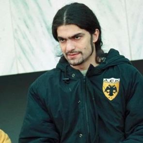 Ο Νίκος Ξηροκώστας ήταν ένας από τους πιο εμβληματικούς οπαδούς της ΑΕΚ