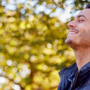 Ένα βίντεο δείχνει τι μας συμβαίνει όταν είμαστε χαρούμενοι