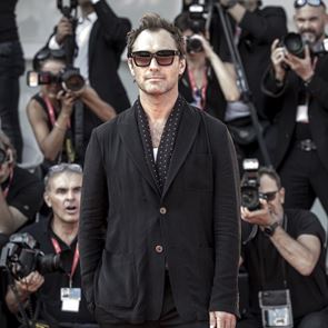 Ο Jude Law βρήκε το προσωπικό του στυλ