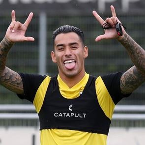 Ο Sergio Araujo κυκλοφόρησε τη δική του συλλογή ρούχων