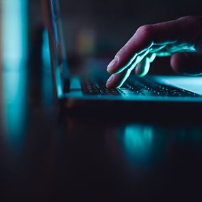 Πώς μπορείς να περιηγηθείς στο dark web με ασφάλεια