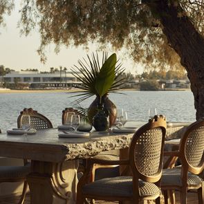 Στα Αστέρια Γλυφάδας, για αυθεντικές ελληνικές γεύσεις δίπλα από τη θάλασσα