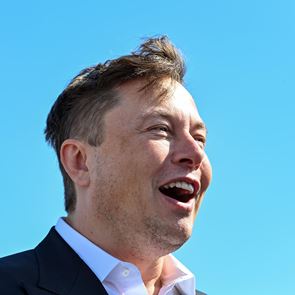 Ο Elon Musk πιστεύει ότι η ηλιακή ενέργεια αρκεί για τα πάντα