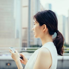 H πρώτη πόλη που απαγορεύει τη χρήση smartphone σε δημόσιους χώρους