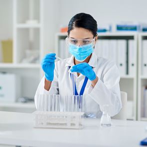 Η παγκόσμια κούρσα για το <em>εμβόλιο</em> κατά του κορονοϊού