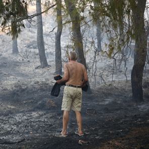 Χρήσιμες τηλεφωνικές γραμμές για τους πυρόπληκτους