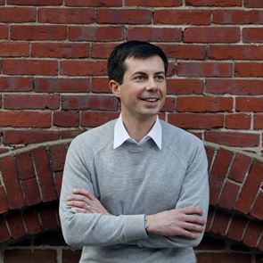 Pete Buttigieg: Ο πρώτος ανοιχτά ομοφυλόφιλος υπουργός των &lt;em>ΗΠΑ&lt;/em>