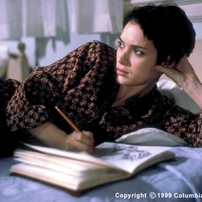 Πώς ο θάνατος του John Lennon ενέπνευσε τη Winona Ryder