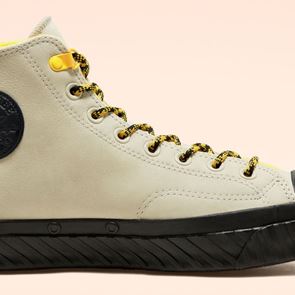 10 στιλάτα sneakers για ζεστό και στεγνό στυλ