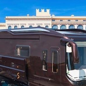 Το πιο πολυτελές τροχόσπιτο στον κόσμο δε μοιάζει με τροχόσπιτο