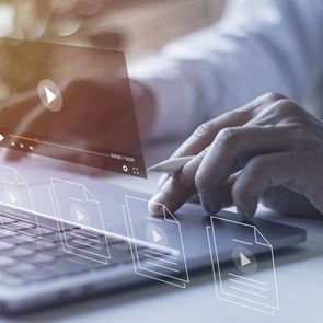 Αυτή η νέα λειτουργία του YouTube έρχεται απευθείας από το μέλλον