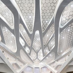 Το λεύκωμα-φόρος τιμής στο έργο της Zaha Hadid