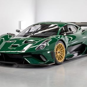 H Brabham αποκάλυψε το πρώτο της &lt;em>supercar&lt;/em>