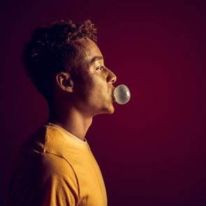 Πειραματική τσίχλα εναντίον <em>κορονοϊού</em> στο σάλιο