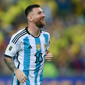Ο Lionel Messi δε φωτογραφίζεται αγκαλιά με &lt;em>γυναίκες&lt;/em>. Αλλά γιατί;