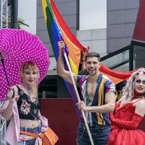 H ιστορία της σημαίας του Pride