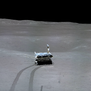 Τι συμβαίνει τελικά στην σκοτεινή πλευρά του φεγγαριού