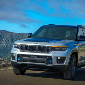 To φρέσκο πρόσωπο του Jeep Grand Cherokee