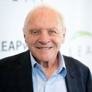 Ο Anthony Hopkins λανσάρει unisex &lt;em>άρωμα&lt;/em>