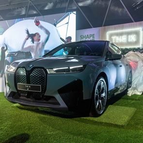 Οι νέες αμιγώς ηλεκτρικές BMW iX και BMW i4