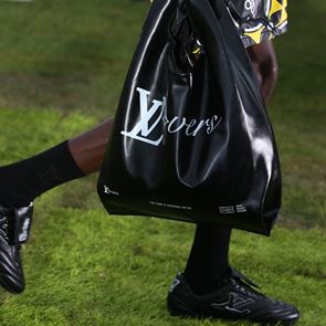 Λατρέψαμε τα LV Footprint Soccer sneakers του Pharrell Williams