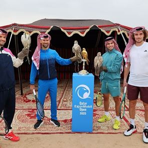 Djokovic, Tσιτσιπάς, Alcaraz και Dimitrov έπαιξαν τένις πάνω σε καμήλες στη Ντόχα και δεν κάνουμε πλάκα (video