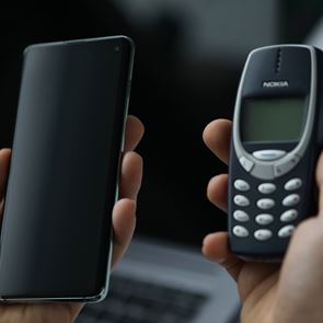 Η επιστροφή των dumbphones