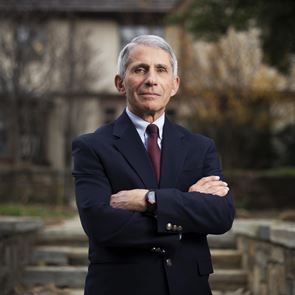 Τα εύσημα του Dr. Anthony Fauci για τις ελληνικές κλινικές δοκιμές για τον &lt;em>κορονοϊό&lt;/em>