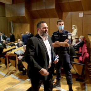 Οι συλλήψεις και οι μεταγωγές των μελών της Χρυσής Αυγής στη φυλακή