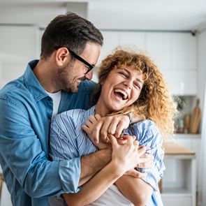 &#39;Περνάμε καλά κι αυτό βγαίνει και προς τα έξω&#39; μετά την πανδημία, λέει έρευνα
