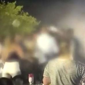 Άγριος καβγάς σε πανηγύρι στο Αγρίνιο - Παρενέβη η Γωγώ Τσαμπά (βίντεο