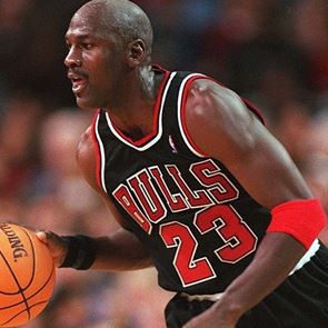 Η συγκινητική αλήθεια πίσω από τη φανέλα με το νo 23 του Michael Jordan