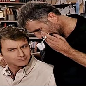 Η ιστορία πίσω από το viral &#39;Βρε Αία, βρε Αία&#39; της σειράς Δύο Ξένοι