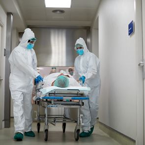 <em>Κορονοϊός</em>: Ρεκόρ κρουσμάτων και την επόμενη εβδομάδα δείχνουν τα λύματα