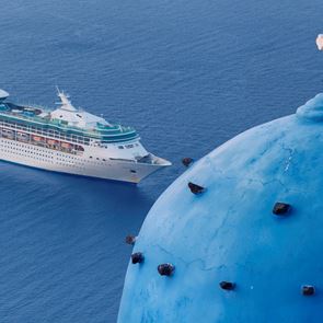 Η πρώτη εταιρεία κρουαζιέρας που ξεκίνησε ταξίδια στην Ελλάδα