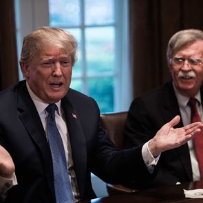 Για το βιβλίο που "καίει" τον Donald <em>Trump</em> την τελευταία λέξη έχουν οι αναγνώστες