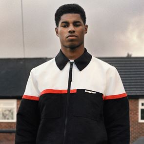 Ο Marcus Rashford ενώνει τις δυνάμεις του με τον οίκο Burberry